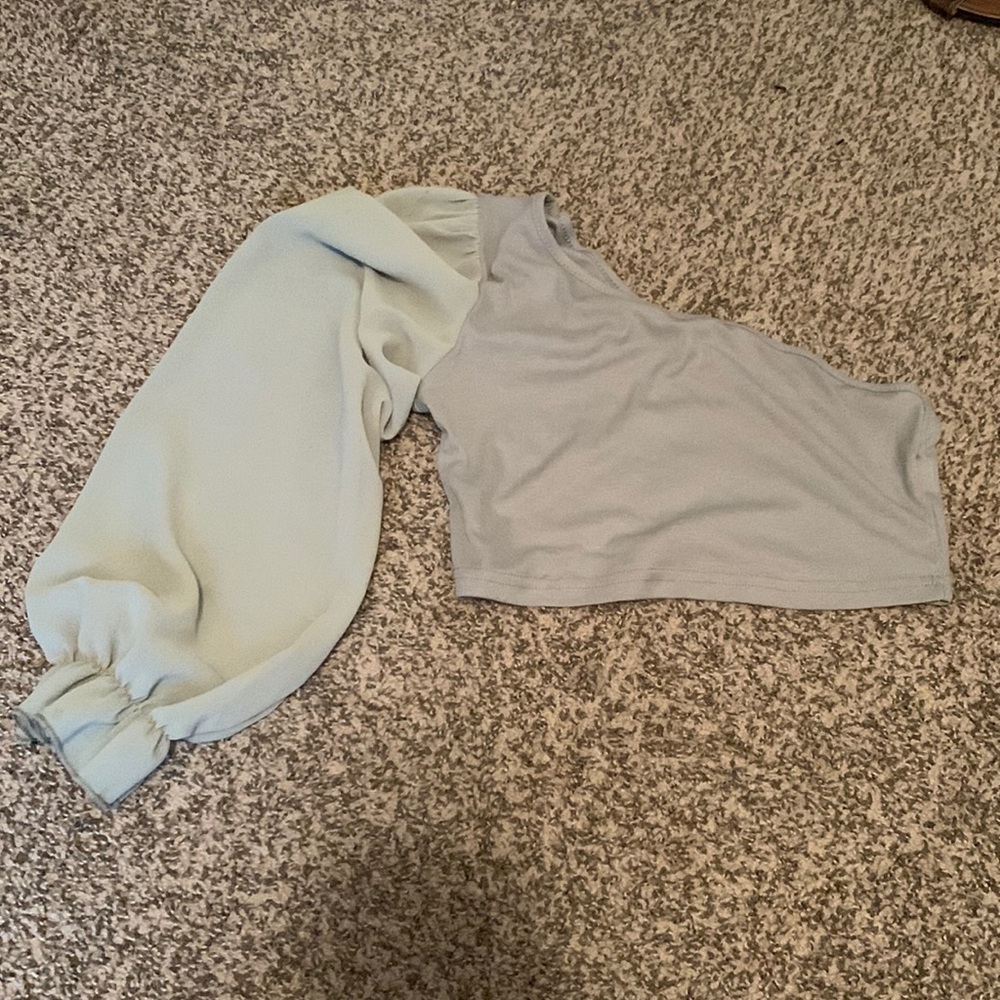 One sleeve crop top
